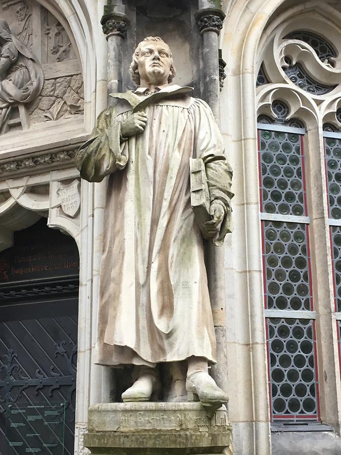 Pirna - Evangelical Parish Church of St. Mary, Martin Luther Monument