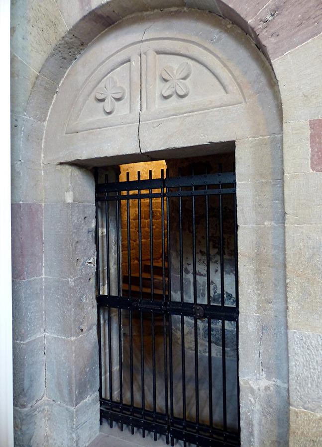 Fulda - Cathedral; Romanesque Components of the Predecessor Cathedral