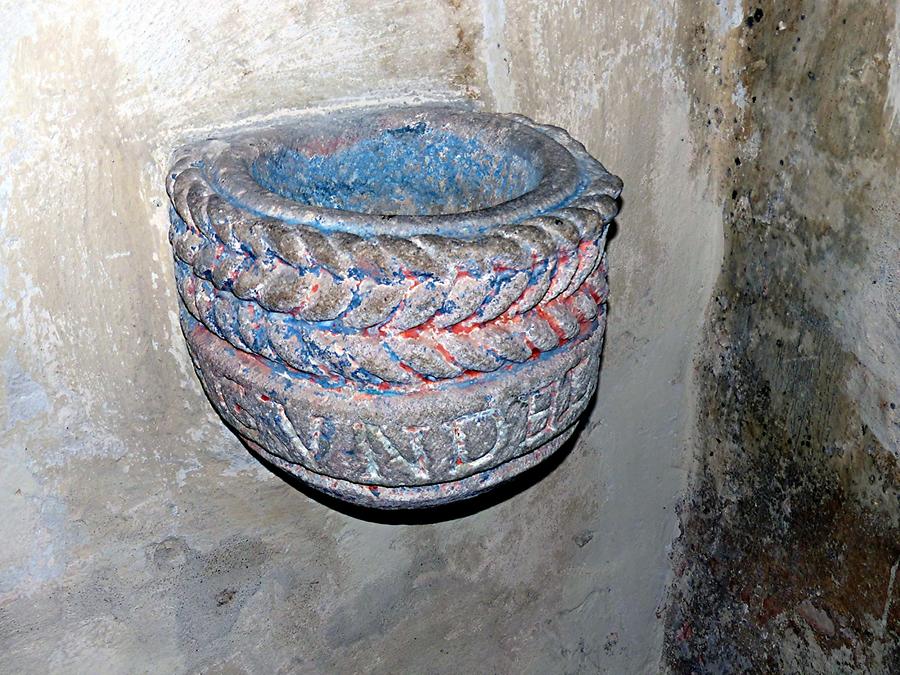 Fulda - Liobakirche; Crypt, Romanesque Stoup