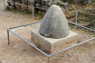 Omphalos of Delphi (1)