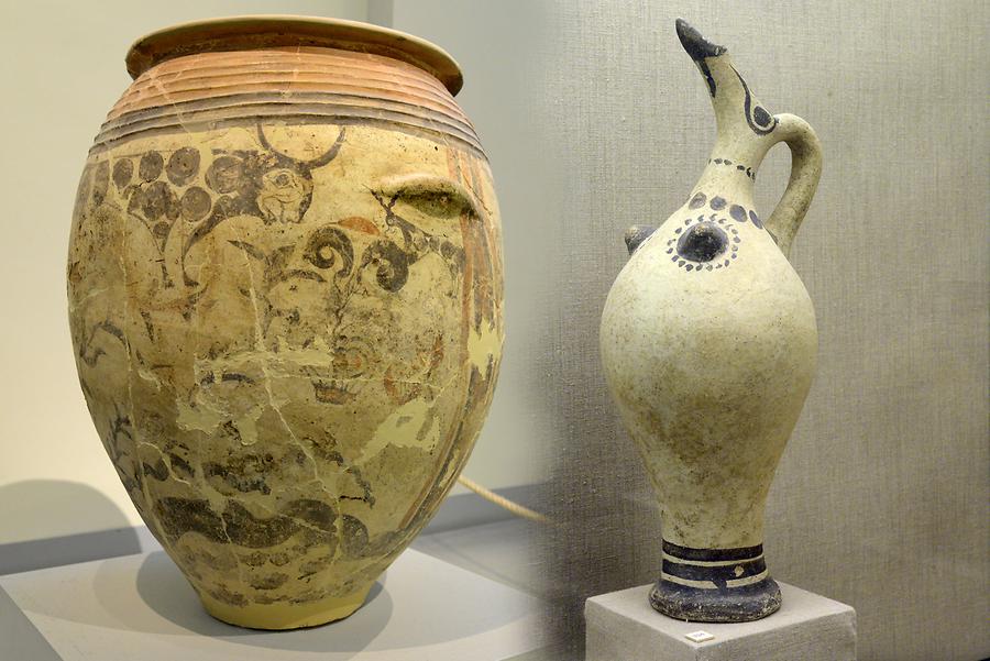 Museum of Prehistoric Thira - Vase