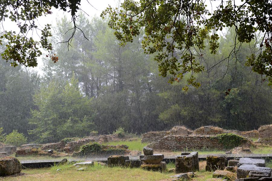 Olympia in Rain