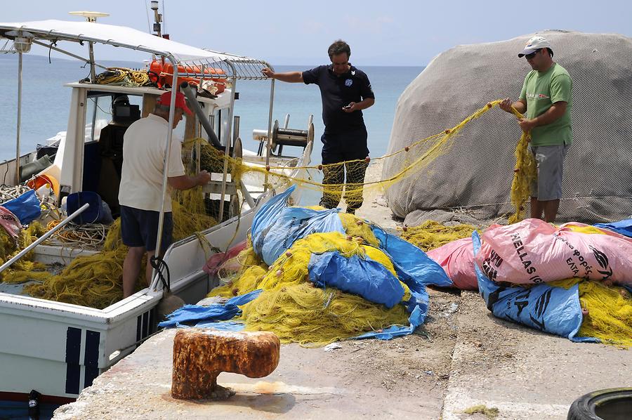 Antiparos - Harbour; Fishermen