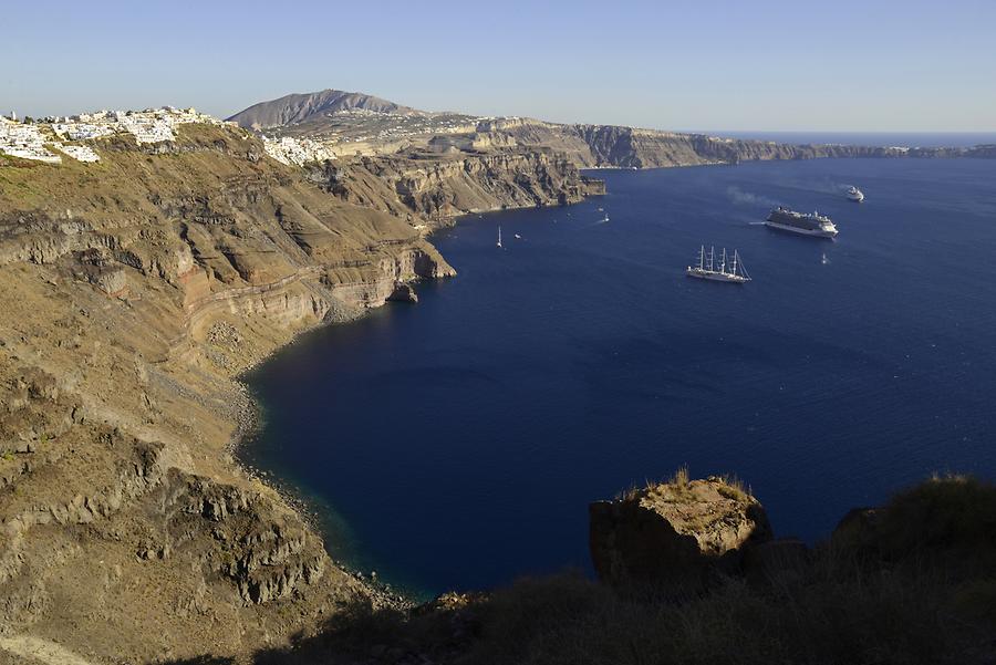 Fira and the Crater Rim