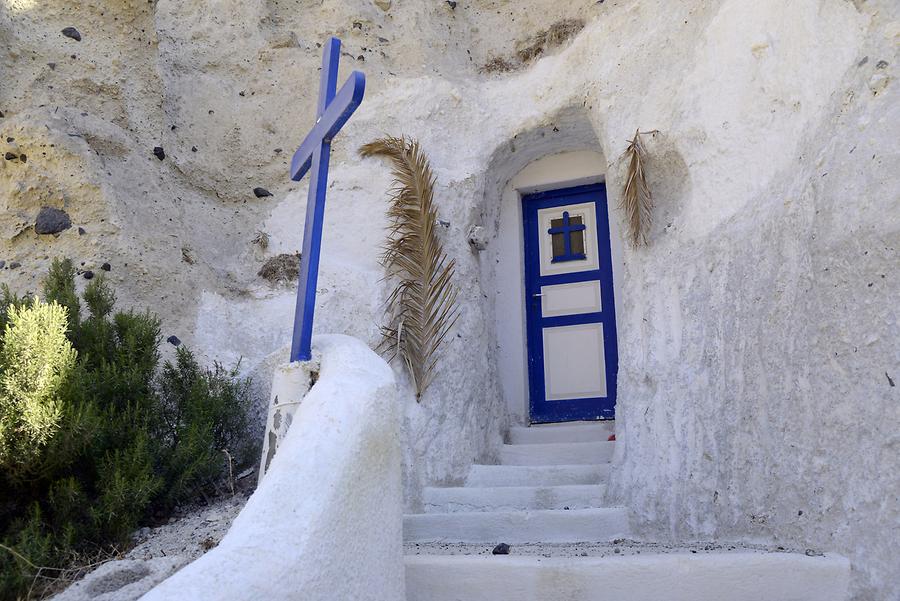 Vothonas - Cave Church