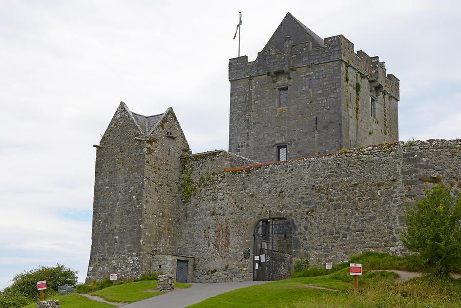 Kinvara - Dunguaire Castle (2) | Burren | Pictures | Geography im ...