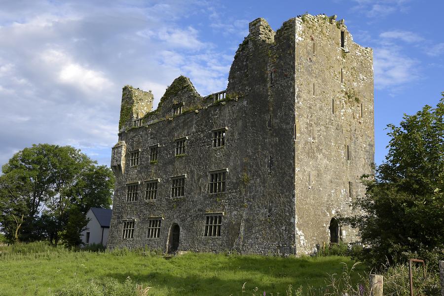 Leamaneh Castle near Kilfenora