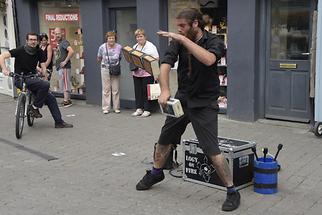 Galway - Street Artist (1)