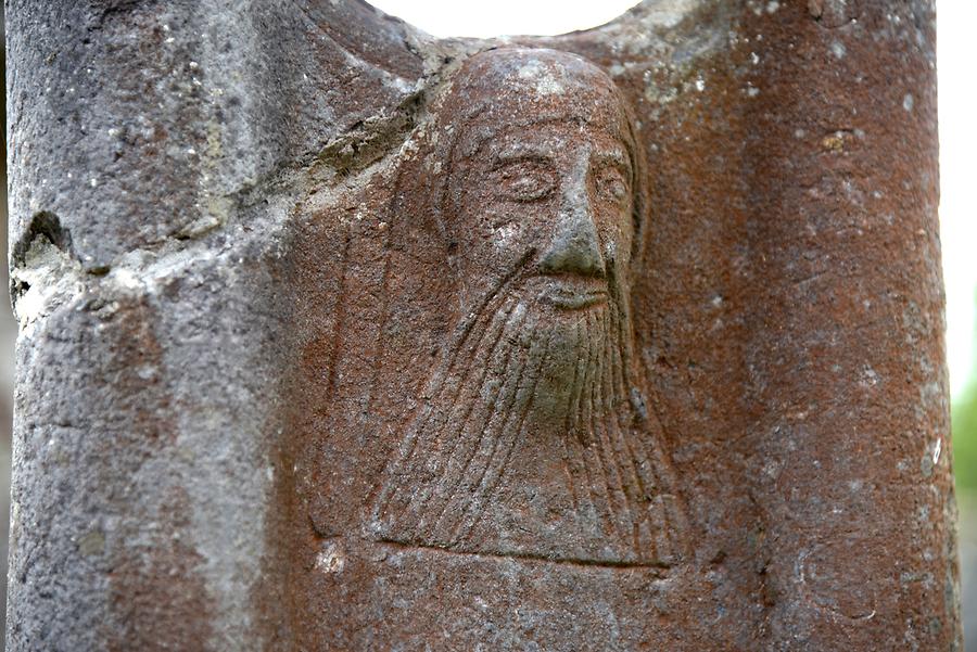 Jerpoint Abbey - Cloister; Detail