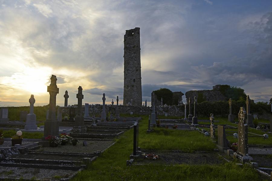 Tullaherin Round Tower and Monastic Site