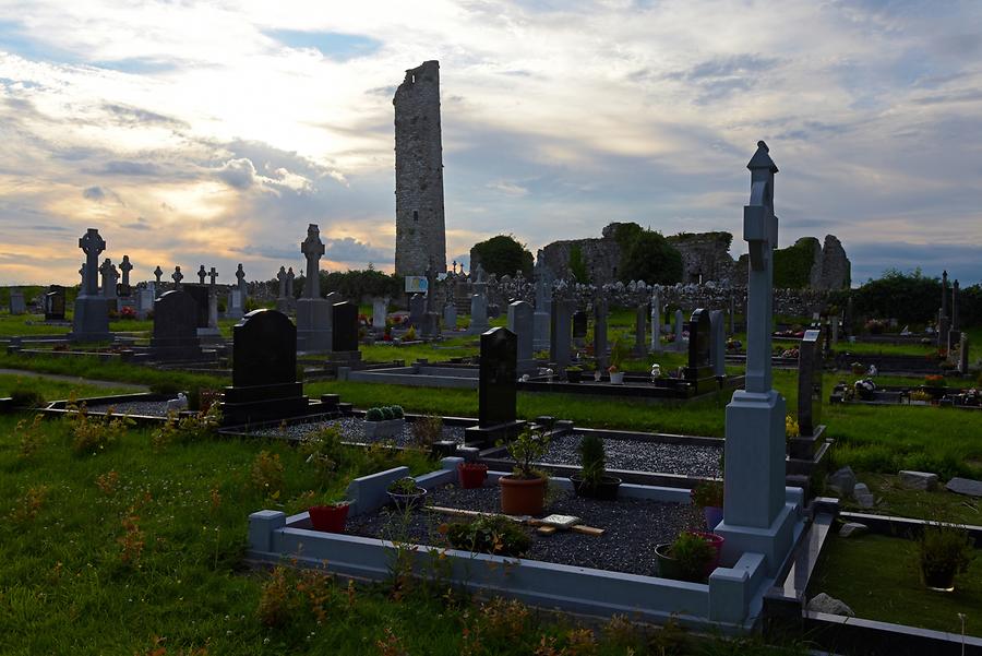 Tullaherin Round Tower and Monastic Site