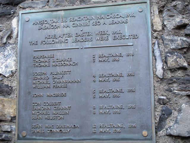 Plaque with names