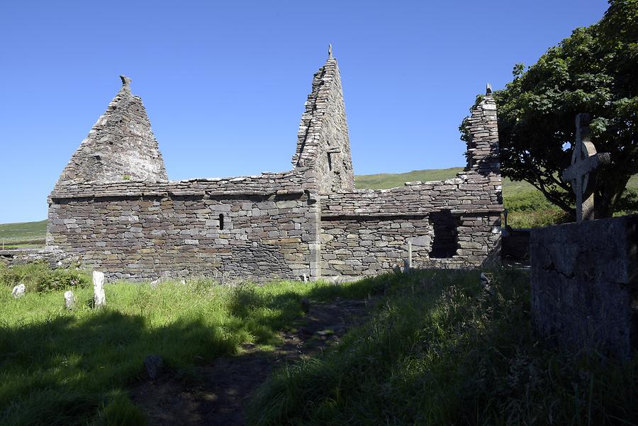 Dingle Peninsula - Kilmalkedar; Church Dingle Peninsula - Kilmalkedar; Church