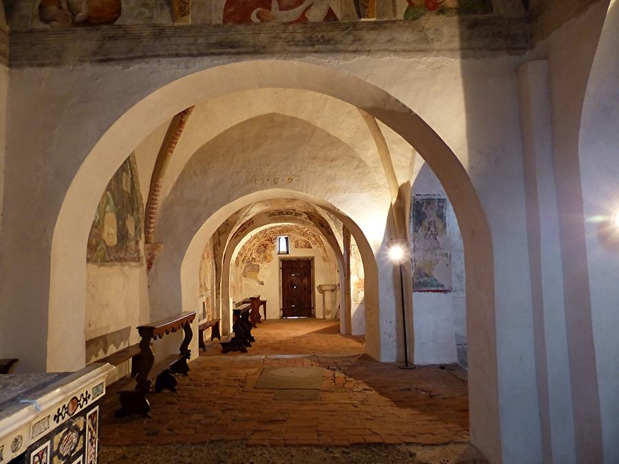 San Pietro in Lamosa - Nave Aisle