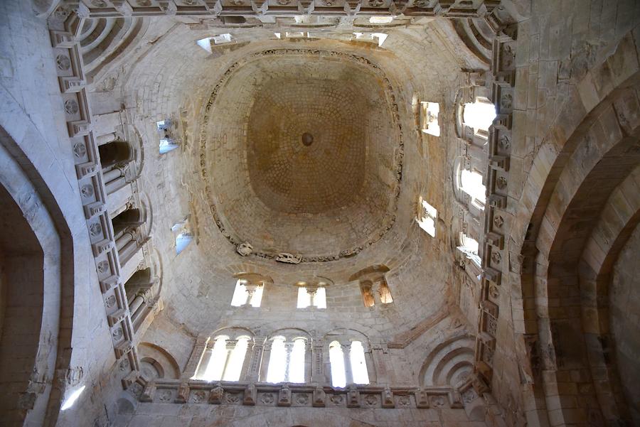 Monte Sant'Angelo - Baptistry of San Giovanni in Tumba; Inside