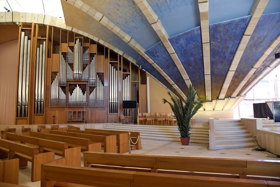 San Giovanni Rotondo - Sanctuary of Saint Pio of Pietrelcina; Inside