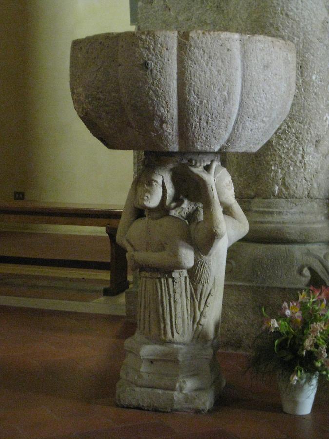 Alatri - Chiesa Santa Maria Maggiore, baptismal font