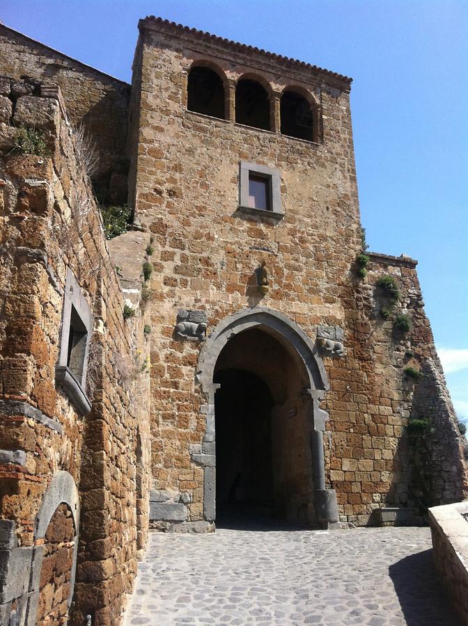 Civita di Bagnoregio - Porta Santa Maria