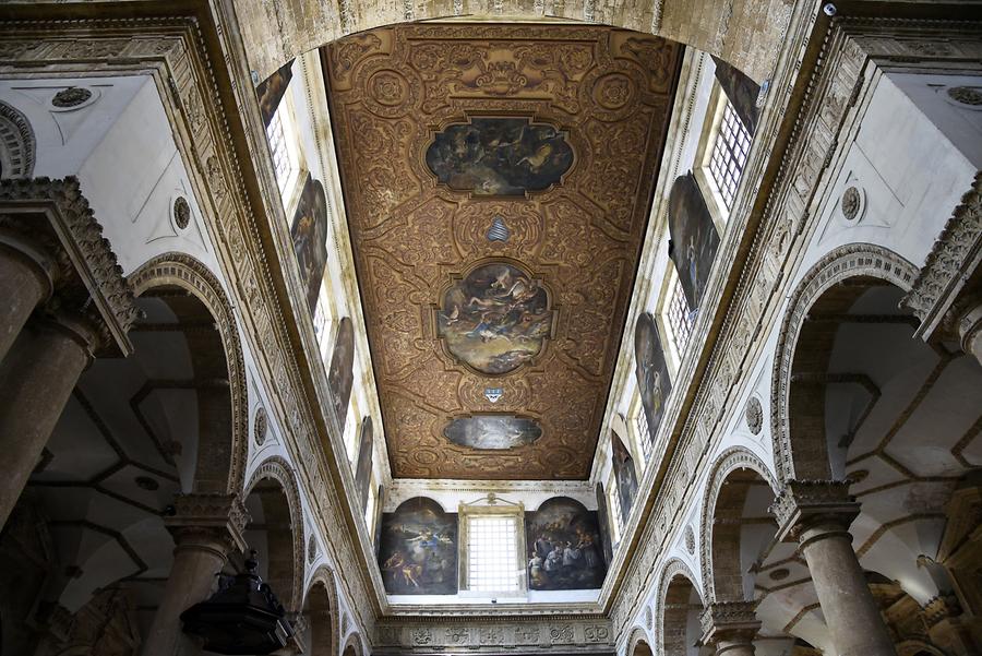 Gallipoli - Cathedral; Inside