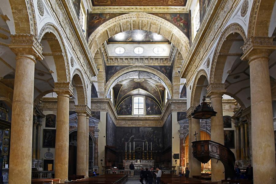 Gallipoli - Cathedral; Inside