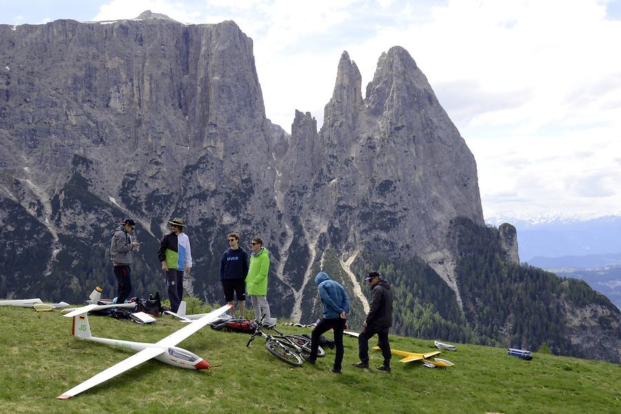 Spitzbühl Hut - Model Aircraft Flyer