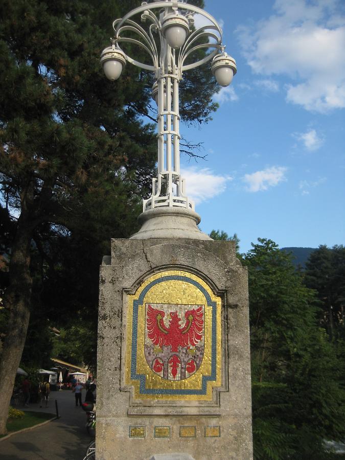 Meran - Postbrücke; Bridge Pillar