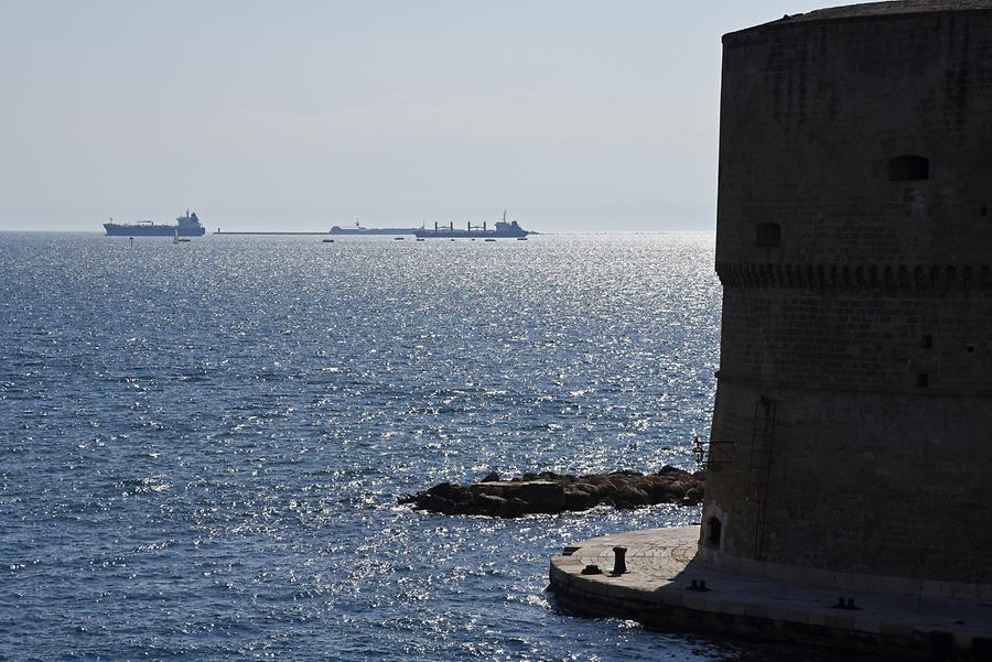 Taranto - Aragon Castel with Harbour