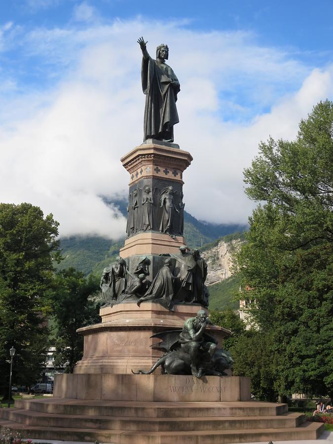 Trient - Piazza Dante - Dante Alighieri Monumente