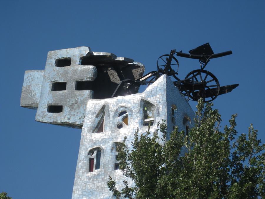 Capalbio - The Tarot Garden of Niki de Saint Phalle and Jean Tinguely