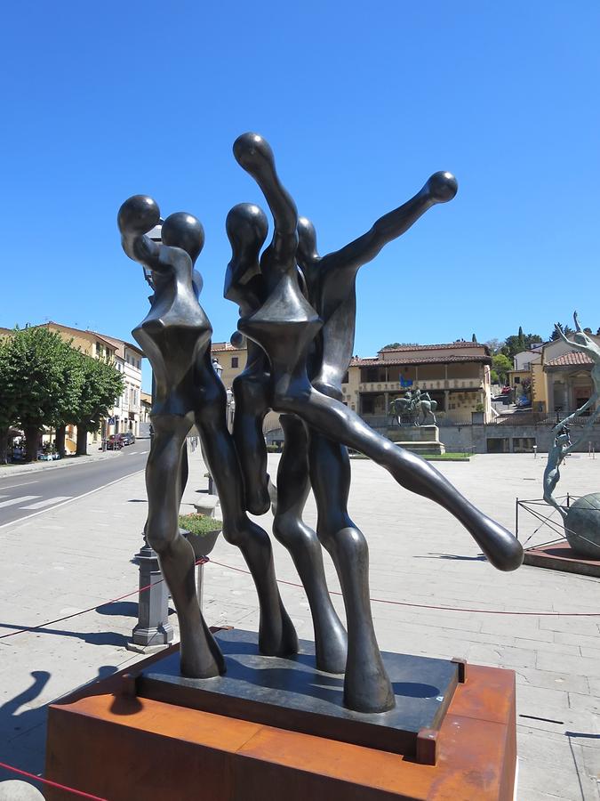 Fiesole - Piazza Mino da Fiesole; 'Balletto Multiplo', S. Cavallini 1984