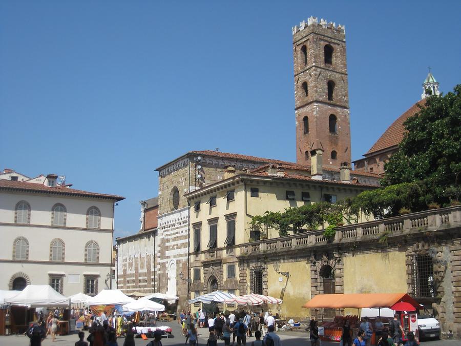 Lucca - Piazza San Martino