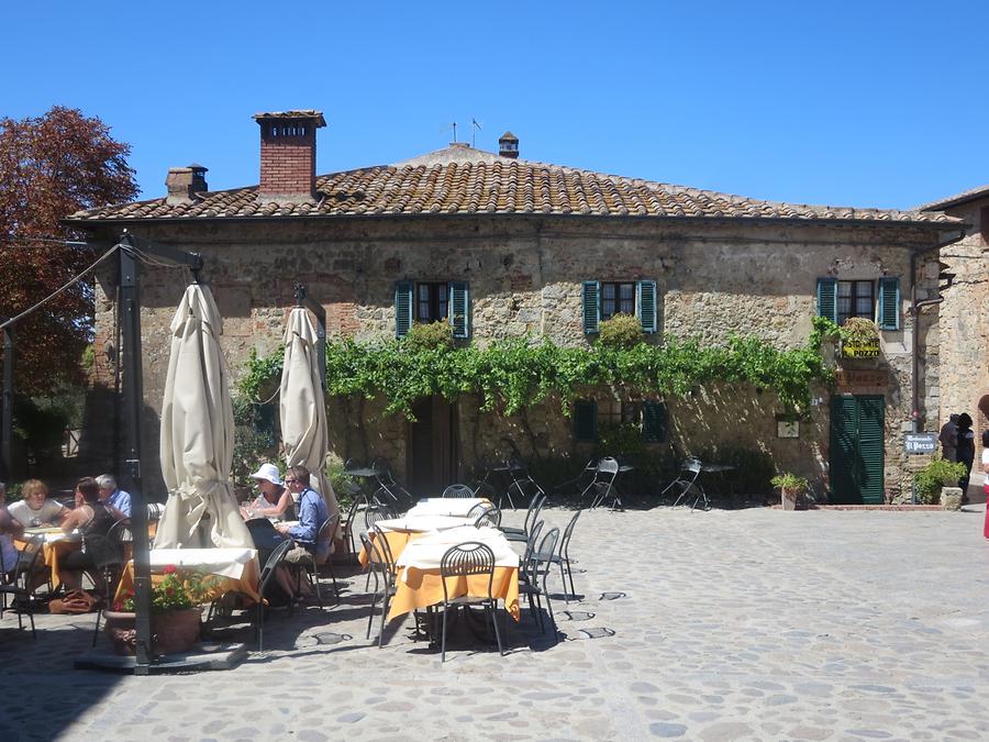 Monteriggioni - Piazza Roma