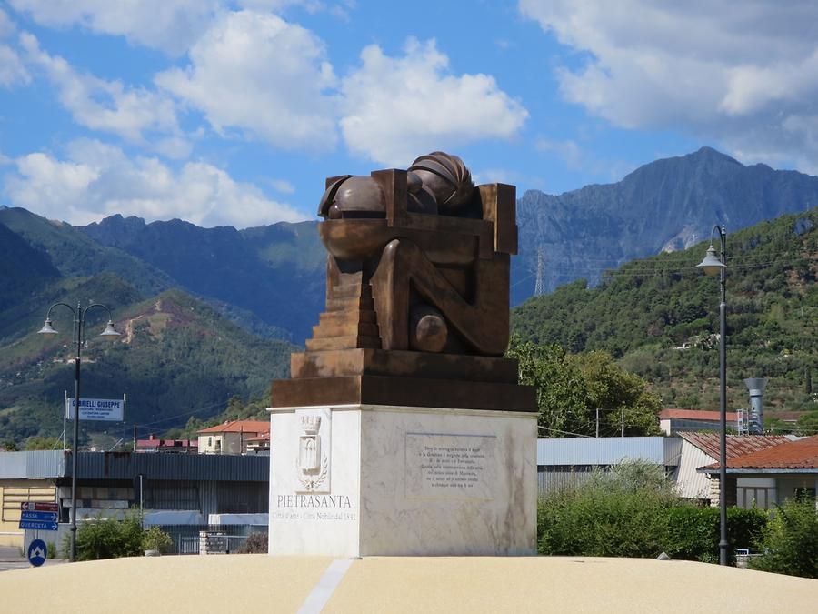 Pietrasanta - 'Il giudizio del Minotauro', F. Adami 1992