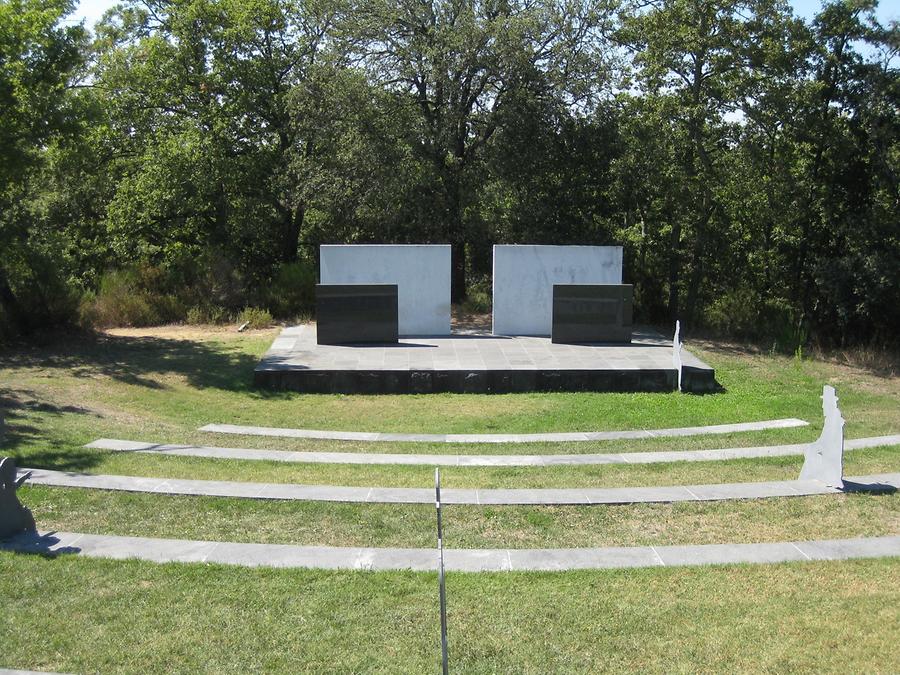 Pievasciata - Chianti Sculpture Park; 'The Amphitheater' , P. Giadrossi