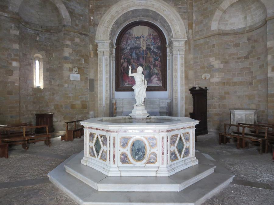 Volterra - Piazza San Giovanni; Baptistry