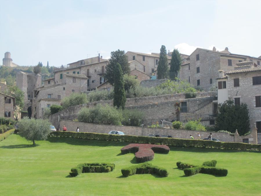 Assisi - PAX symbol on lawn in front of Franciscan Monastery