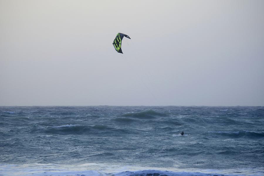 Għajn Tuffieħa Bay - Kite Surfer