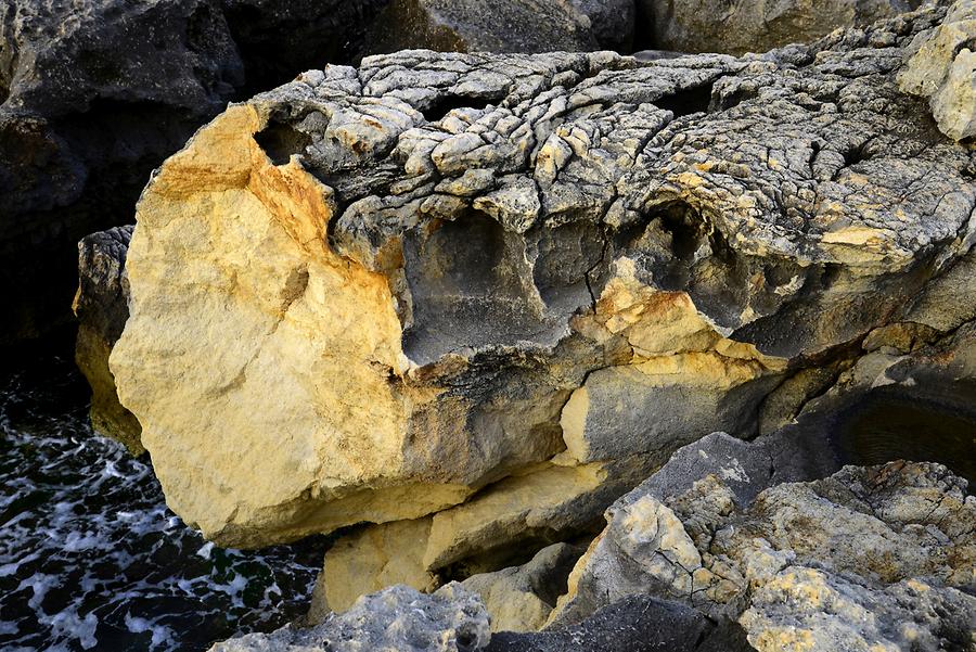 Dwejra Bay - Rocks