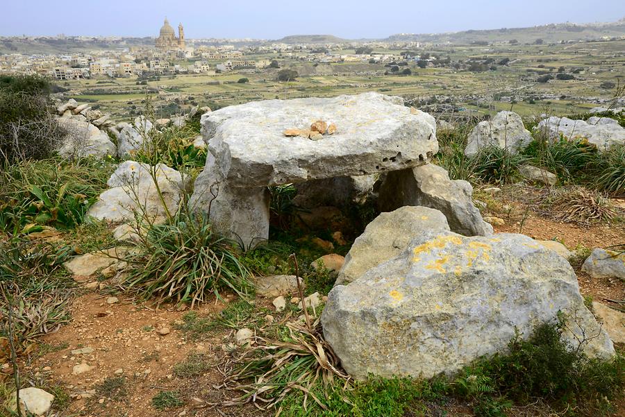 Ta Cenc - Dolmen