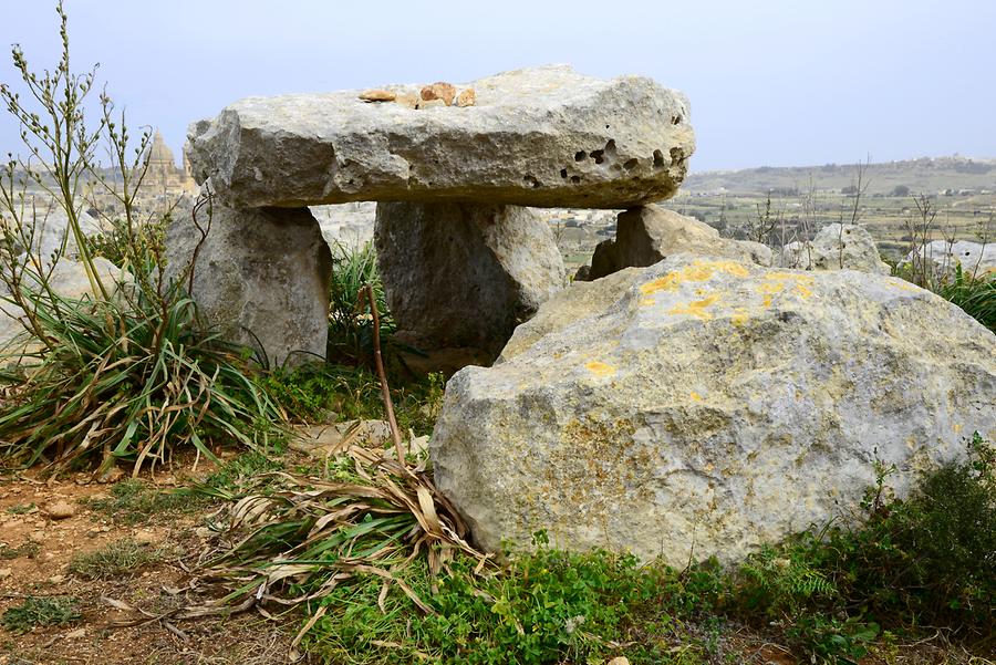 Ta Cenc - Dolmen