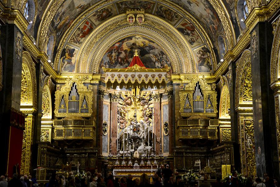 Saint John's Co-Cathedral - Inside