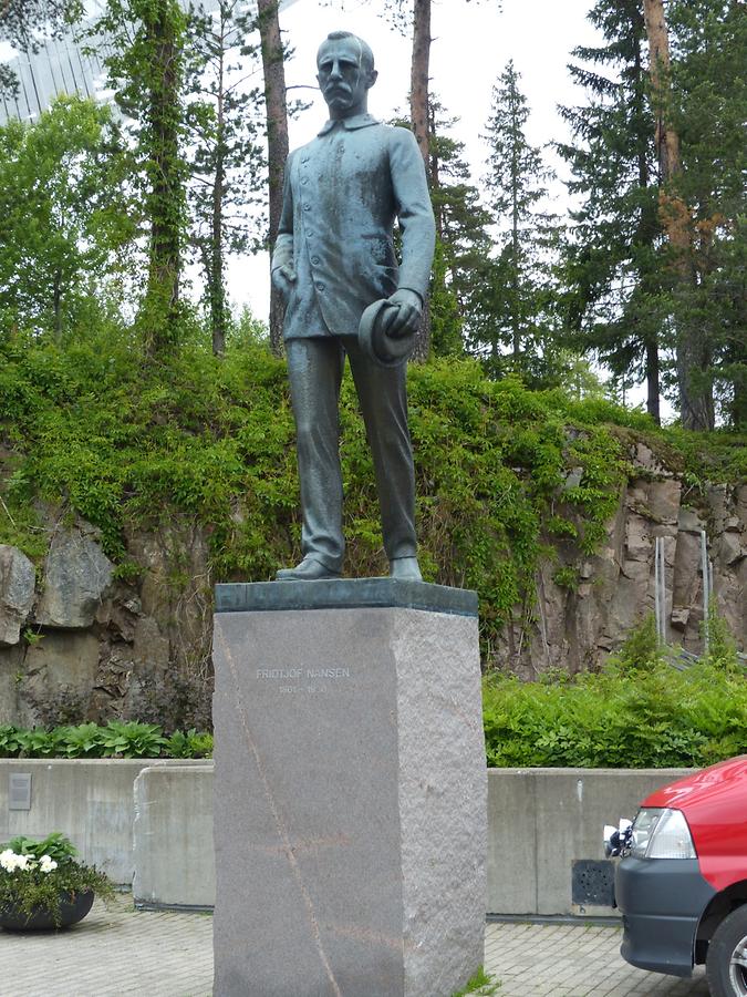 Oslo - Holmenkollen; Fridtjof Nansen Monument