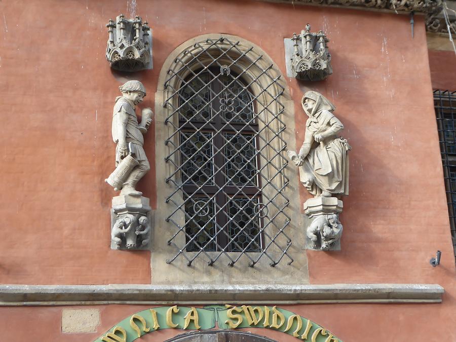 Facade of Świdnicka Cellar Restaurant in Marekt square. This is also reported to be the oldest restaurant in Europe. It has hosed hosts famous artists and scientists. Only place in Wrocław that was serving beer from Świdnica - one of the best in medieval Europe