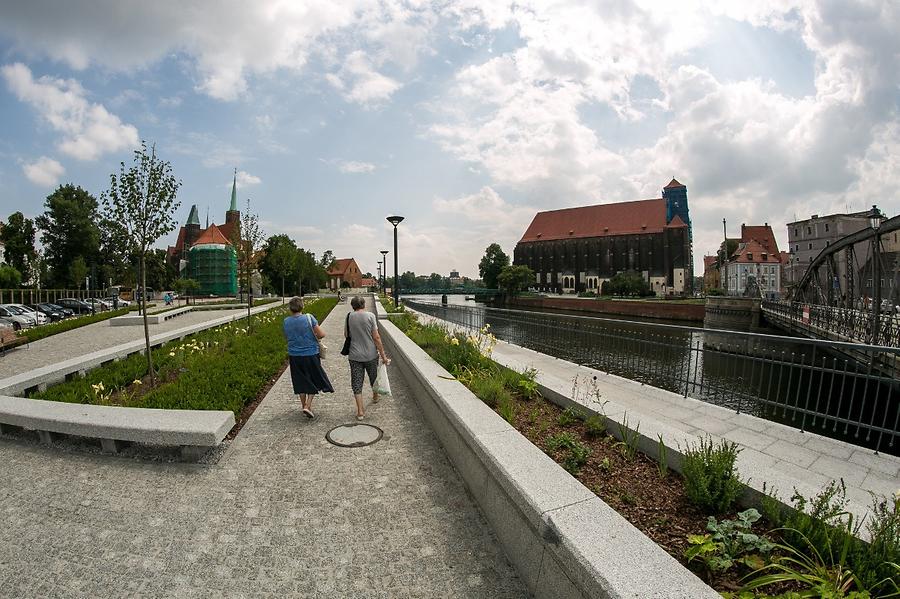 Father Zienkiewicz Riverfront