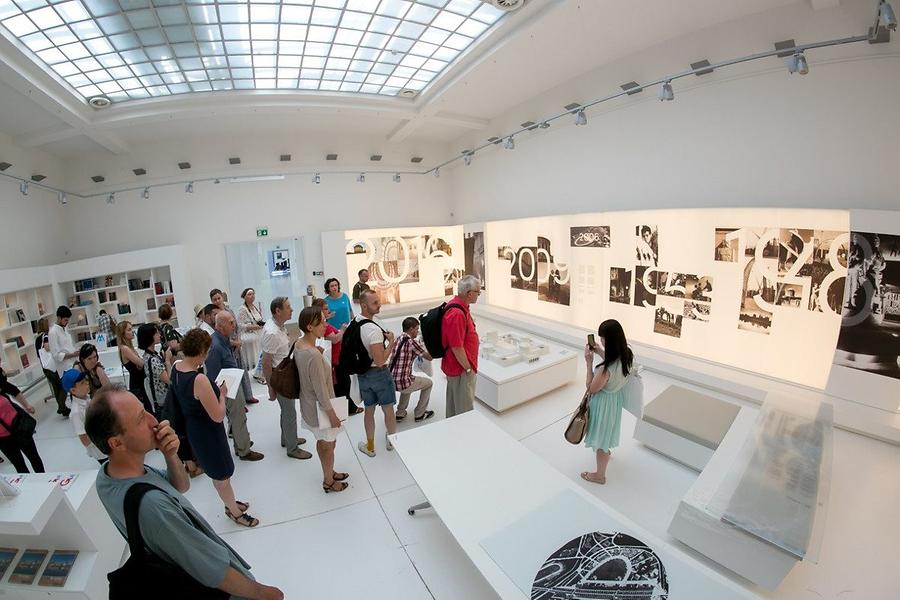 Four Domes Pavilion - Inside