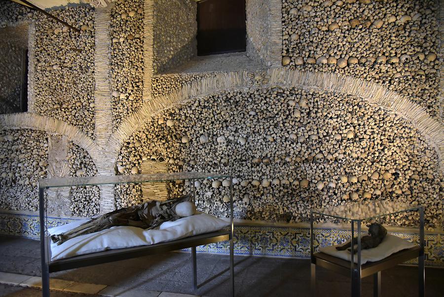 Évora - Church of St. Francis; Chapel of Bones