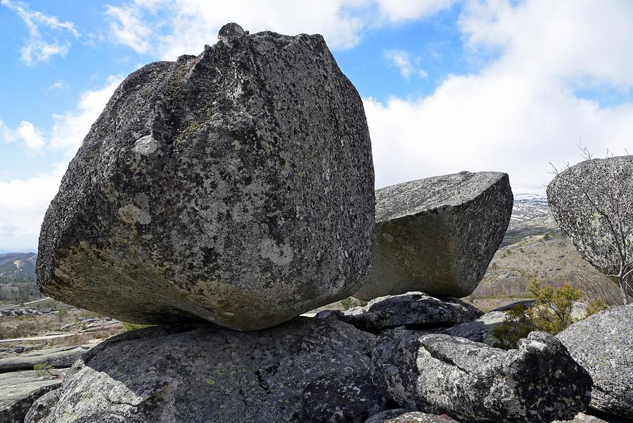 Drive up to Mountain Torre - Granite Rocks