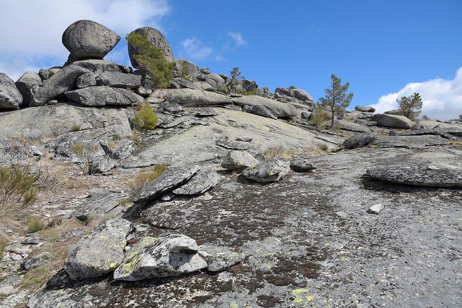 Drive up to Mountain Torre - Granite Rocks