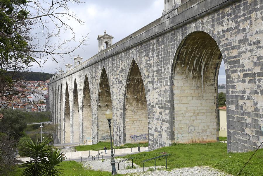 Águas Livres Aqueduct