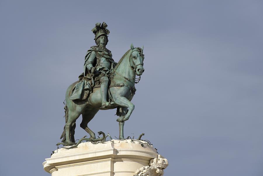 Praça do Comércio - Statue of King José I